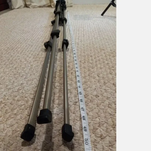 VELBON CX-470 Lightweight Photo/Video Tripod 3 Way Pan/ Tilt Head Ex Condition